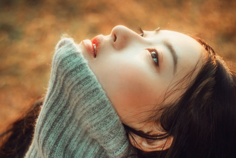 假装无所谓的伤感心情说说2017 假装坚强的女生伤感说说