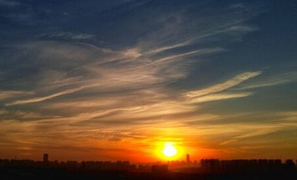 很现实很霸气的句子说说心情2018 除了坚强别无选择